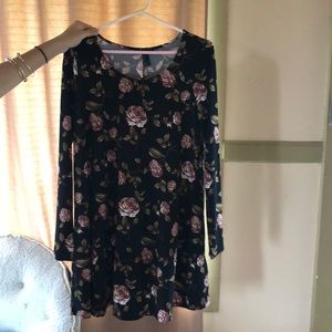 Forever 21 large long sleeved rose dress